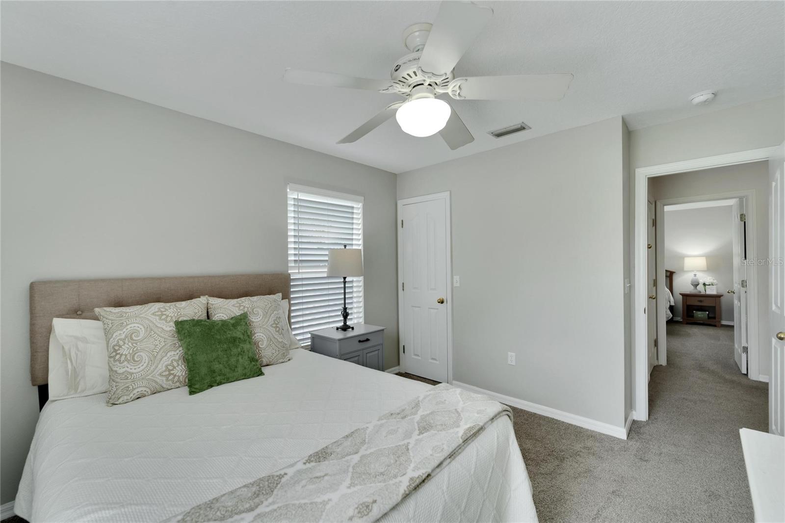 6888 LAKE EAGLEBROOKE DR