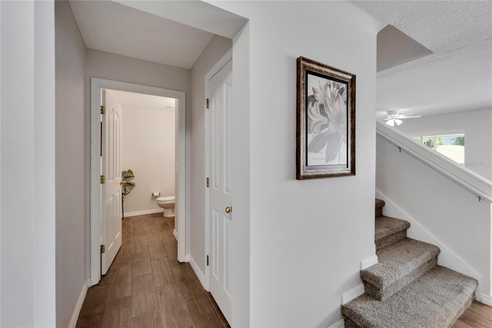 6888 LAKE EAGLEBROOKE DR