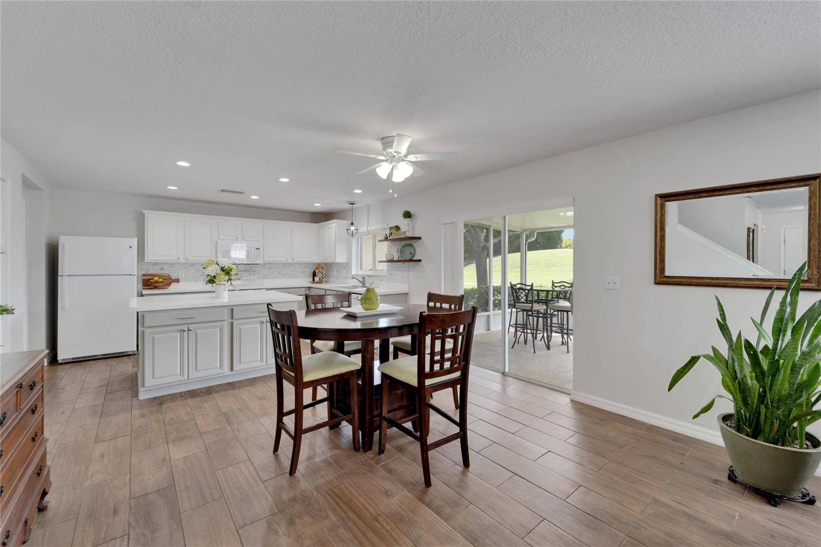 6888 LAKE EAGLEBROOKE DR