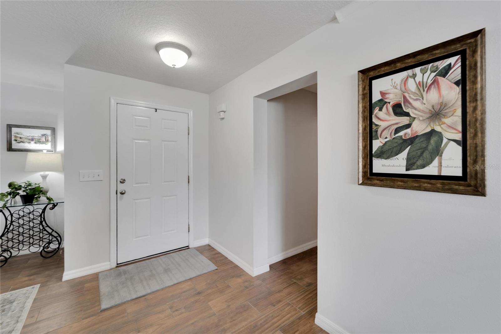 6888 LAKE EAGLEBROOKE DR