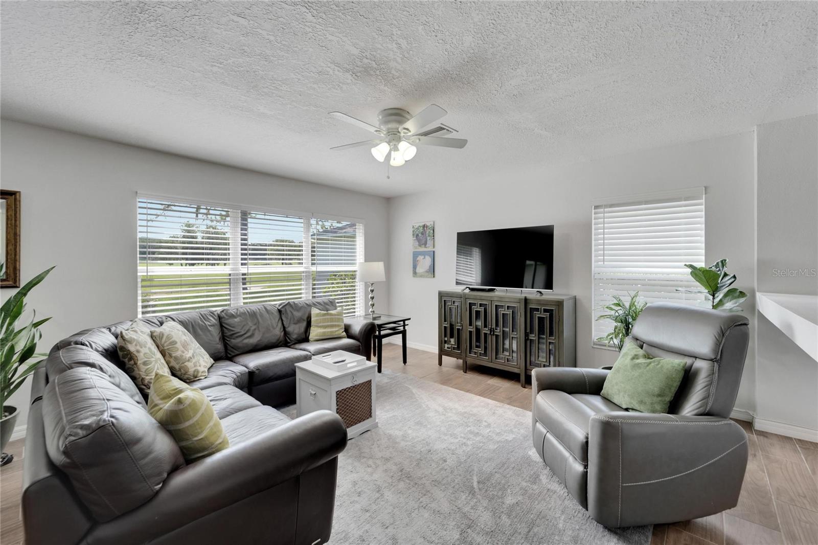 6888 LAKE EAGLEBROOKE DR