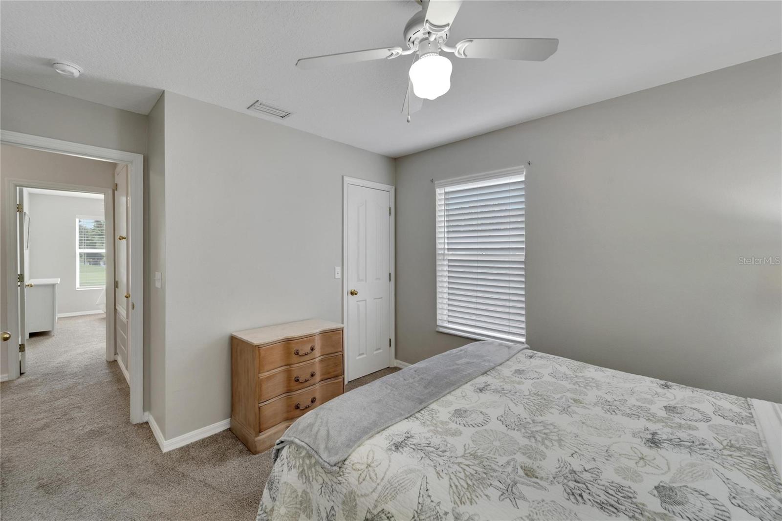 6888 LAKE EAGLEBROOKE DR