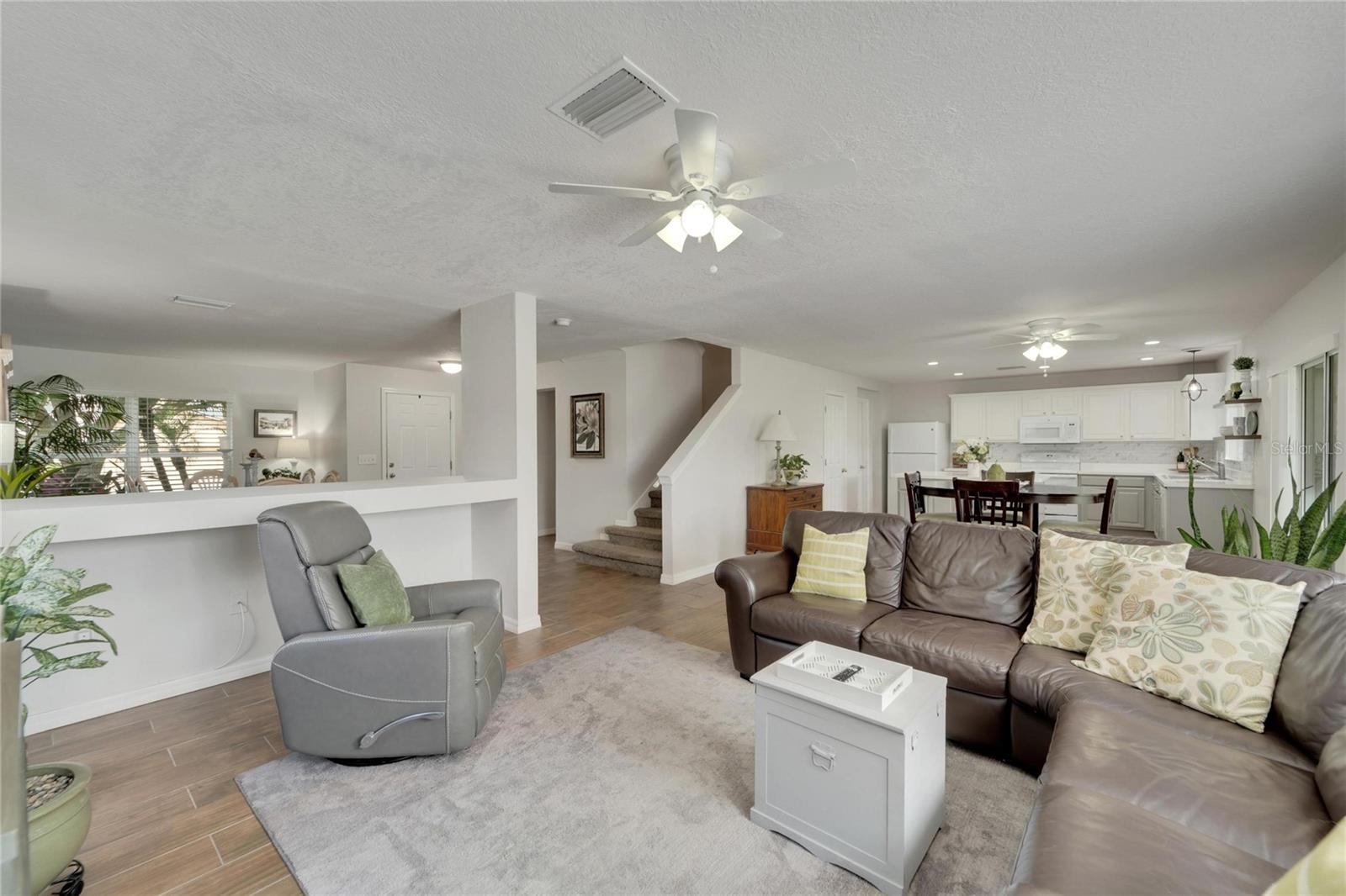 6888 LAKE EAGLEBROOKE DR