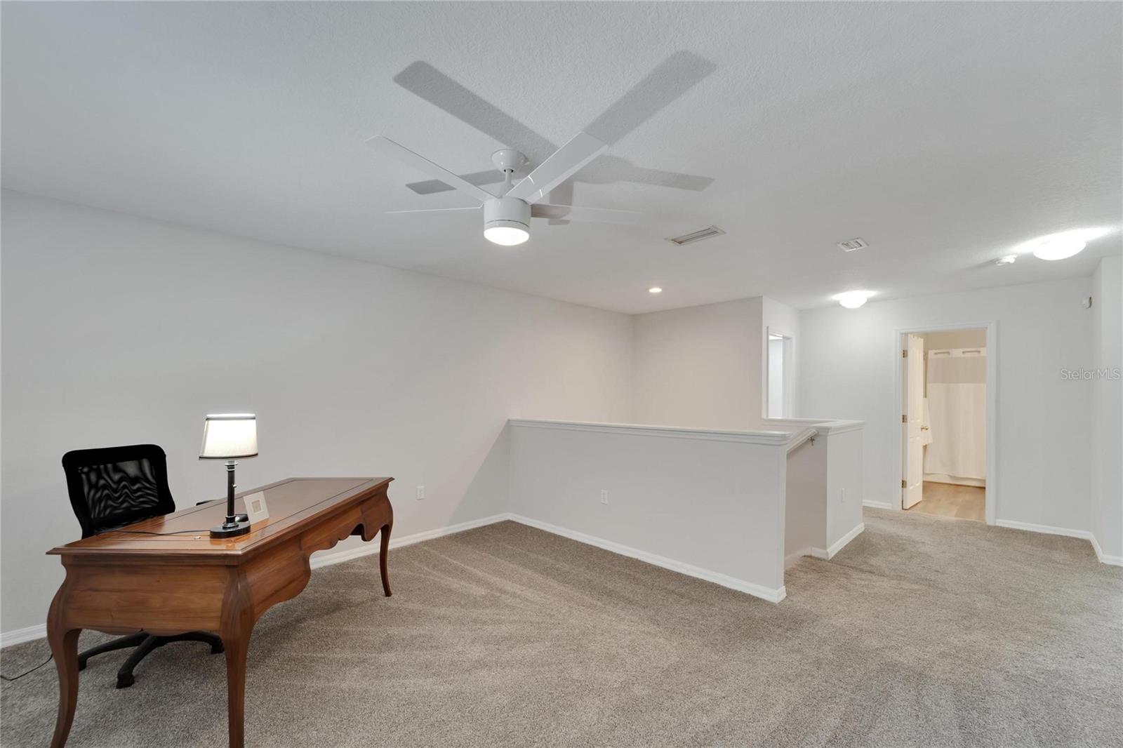 6888 LAKE EAGLEBROOKE DR