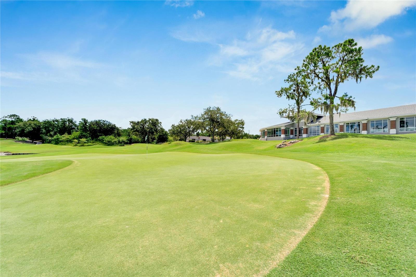 6888 LAKE EAGLEBROOKE DR