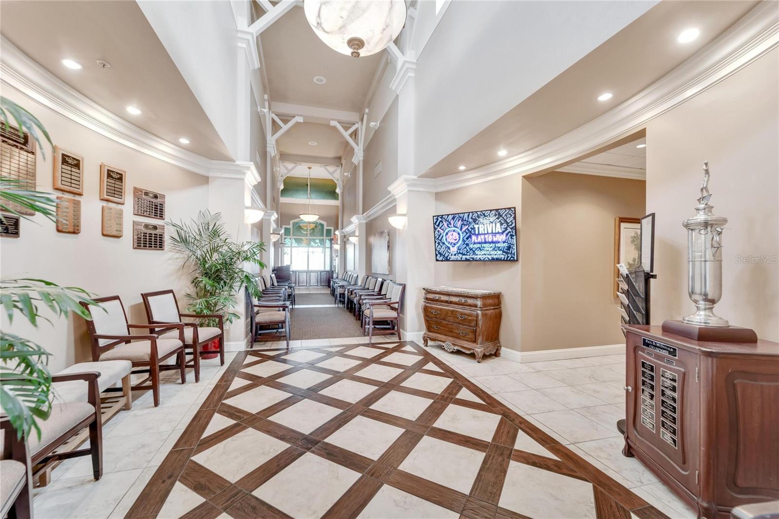 6888 LAKE EAGLEBROOKE DR