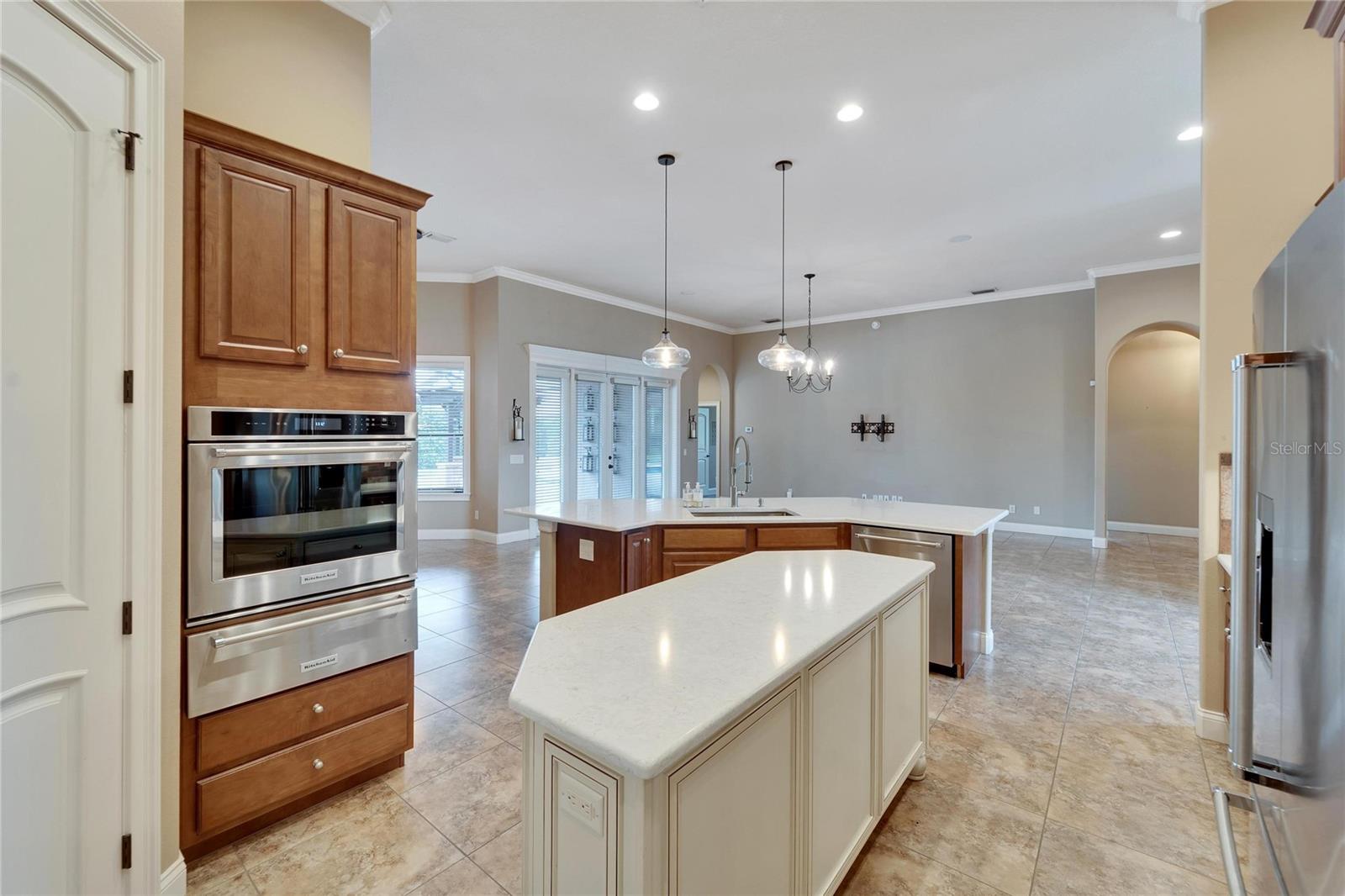 6738 EAGLE RIDGE BLVD