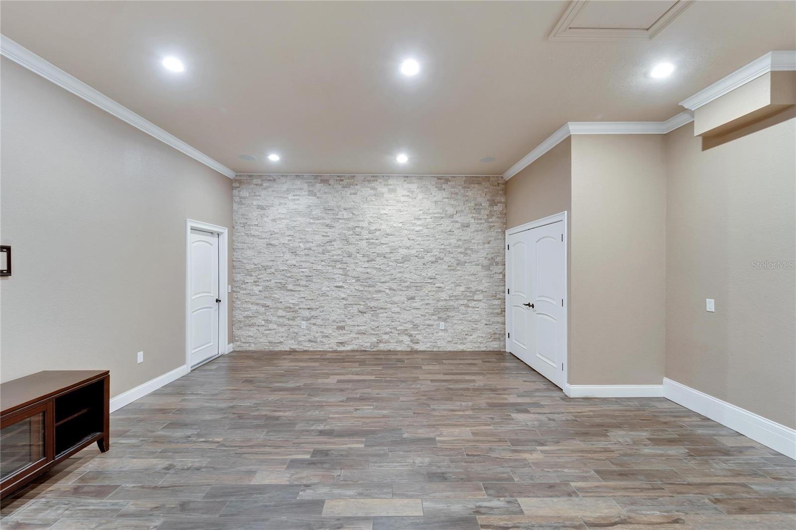 6738 EAGLE RIDGE BLVD