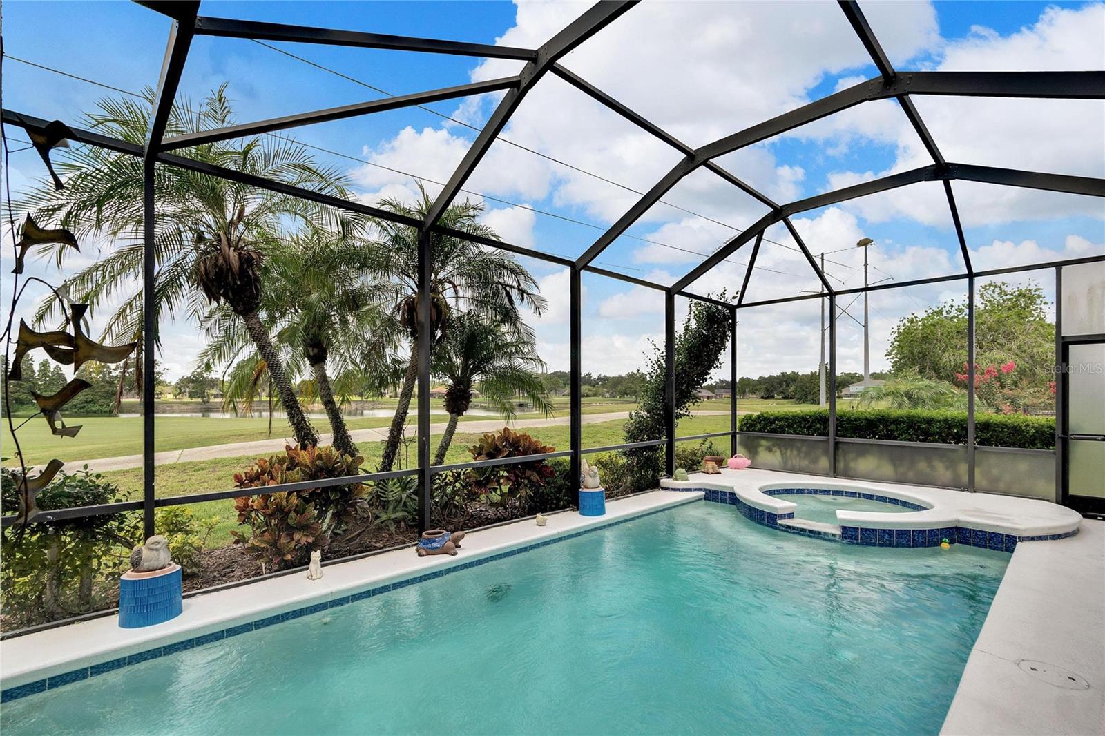 6979 LAKE EAGLEBROOKE DR