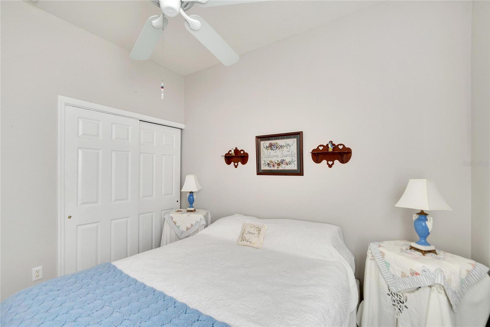 6979 LAKE EAGLEBROOKE DR
