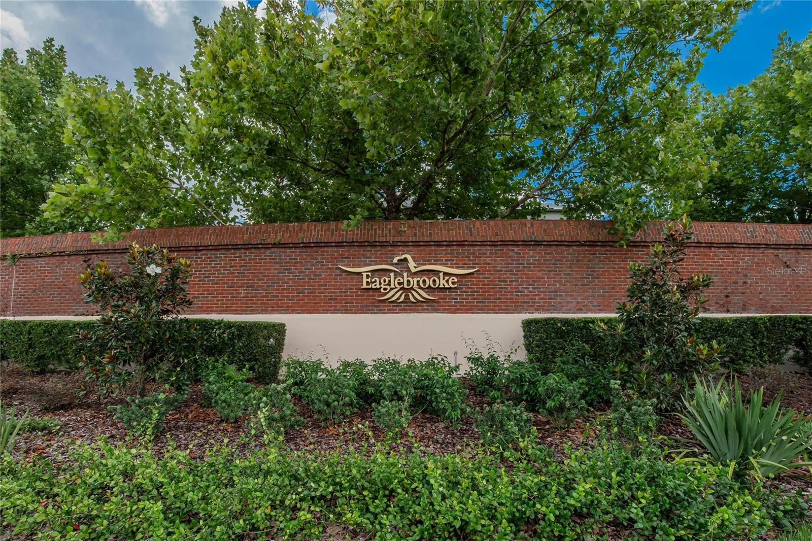 6979 LAKE EAGLEBROOKE DR