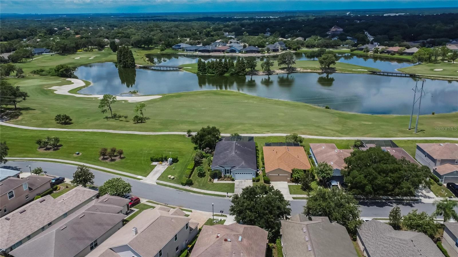 6979 LAKE EAGLEBROOKE DR