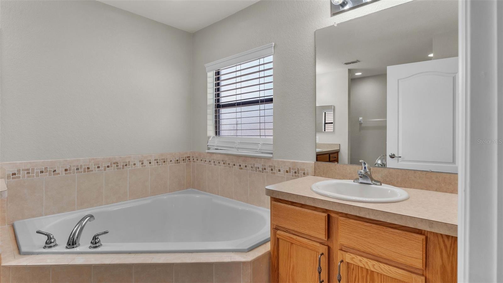 6969 HEATHERBROOK DR