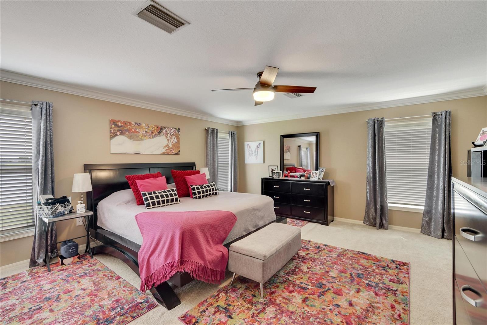 6847 LAKE EAGLEBROOKE DR