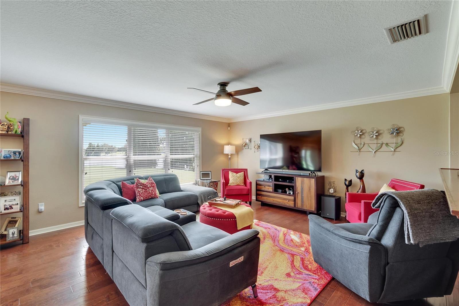 6847 LAKE EAGLEBROOKE DR