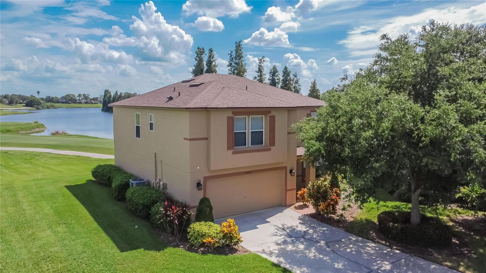 6847 LAKE EAGLEBROOKE DR