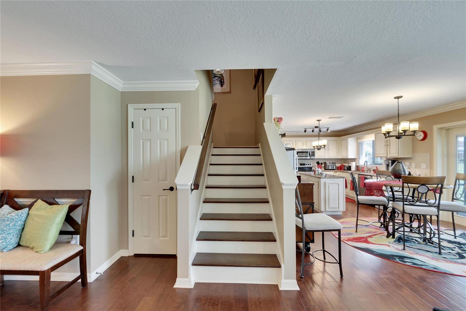 6847 LAKE EAGLEBROOKE DR