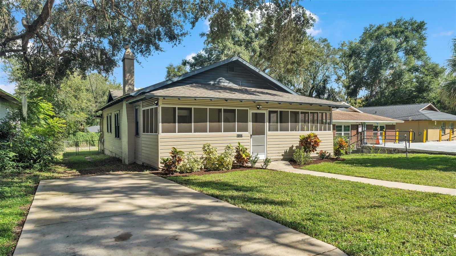 1127 N STELLA AVE
