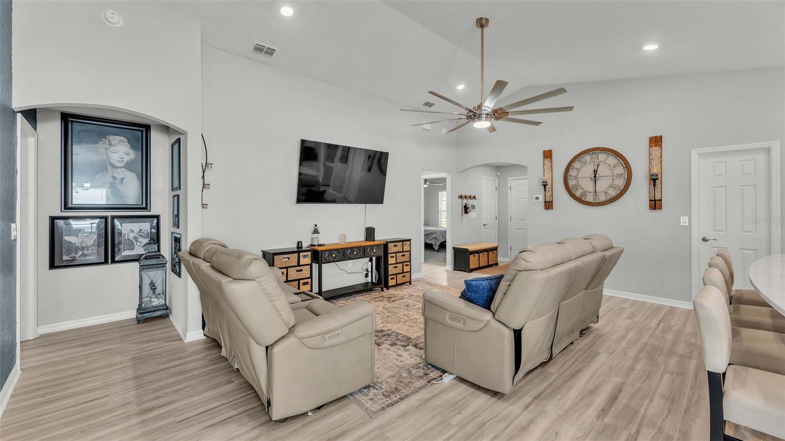 6936 PEBBLEBROOKE WAY