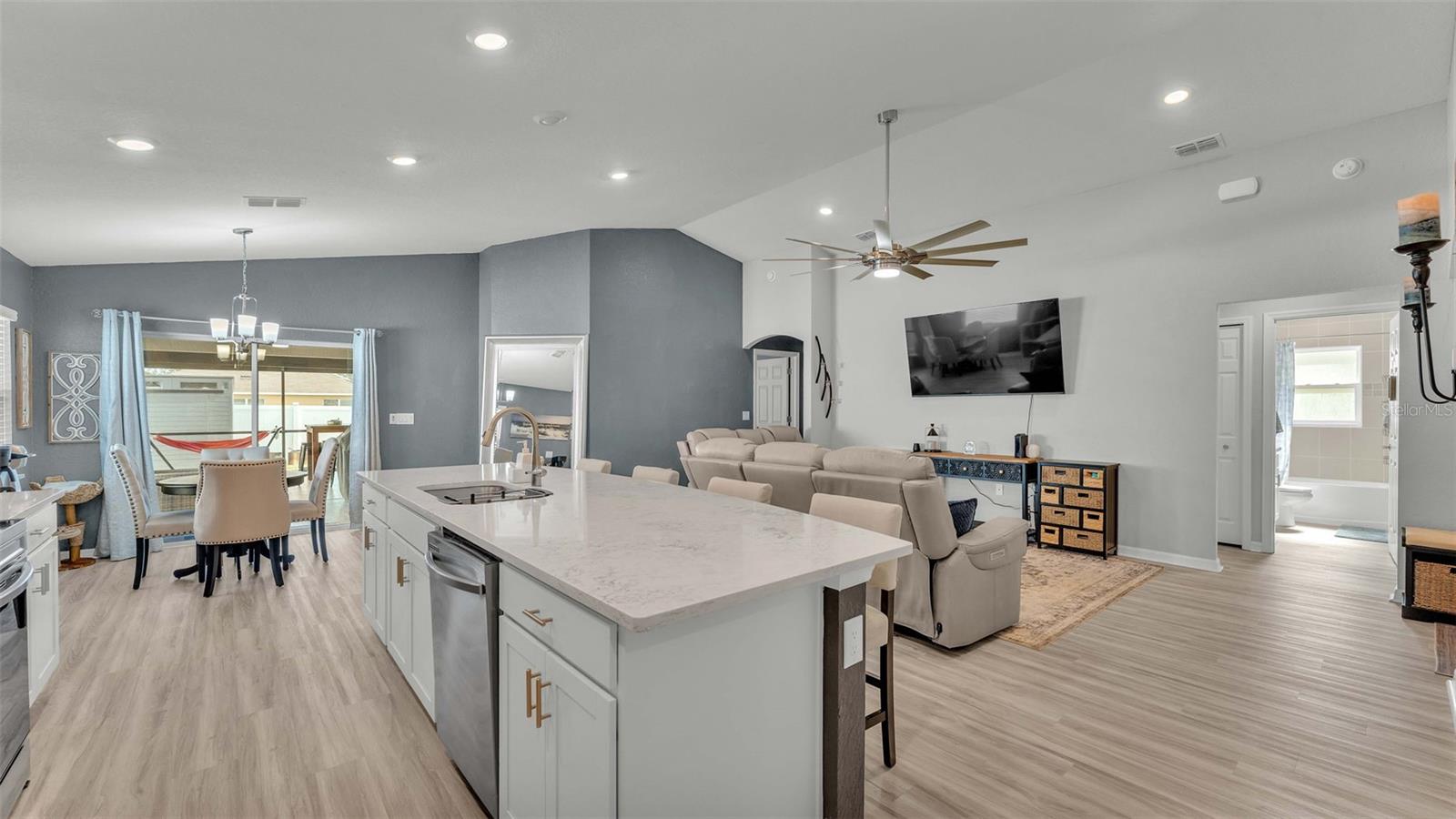 6936 PEBBLEBROOKE WAY