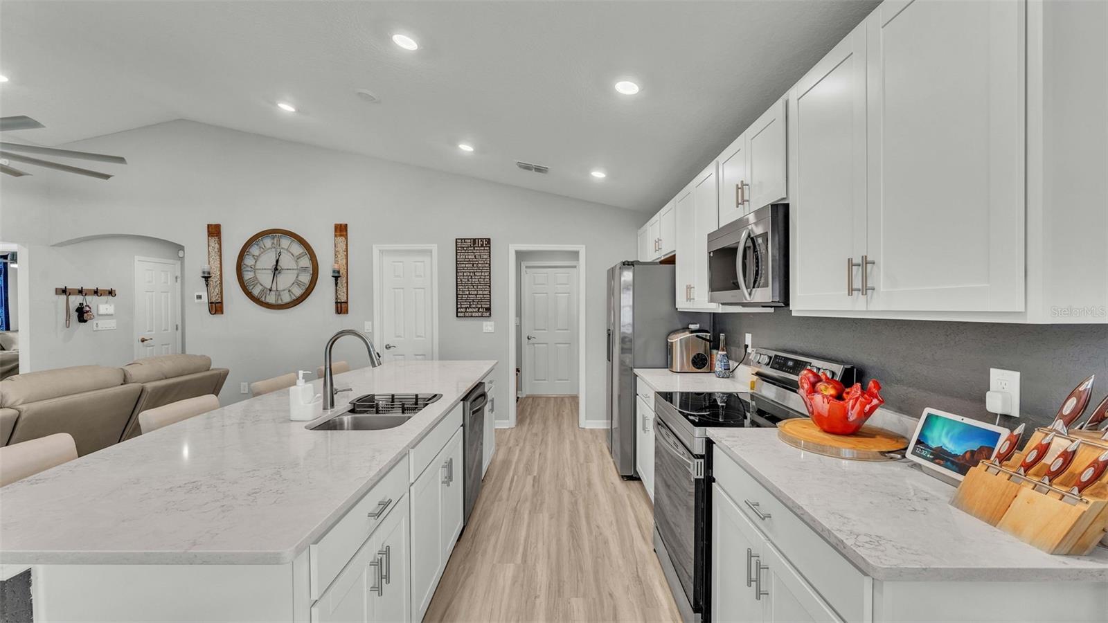 6936 PEBBLEBROOKE WAY