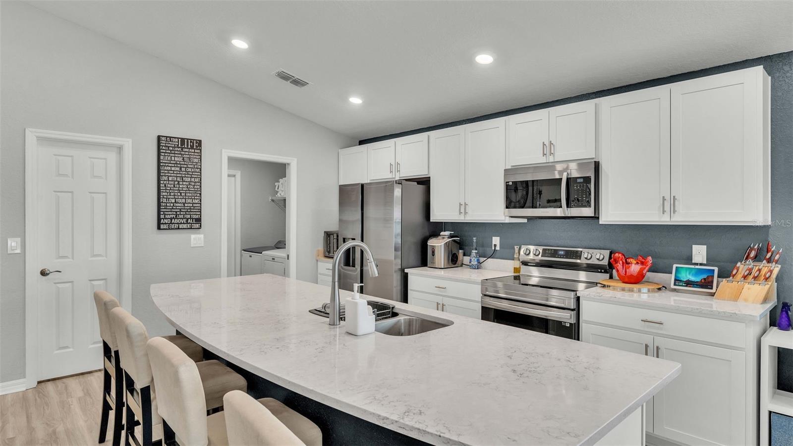 6936 PEBBLEBROOKE WAY