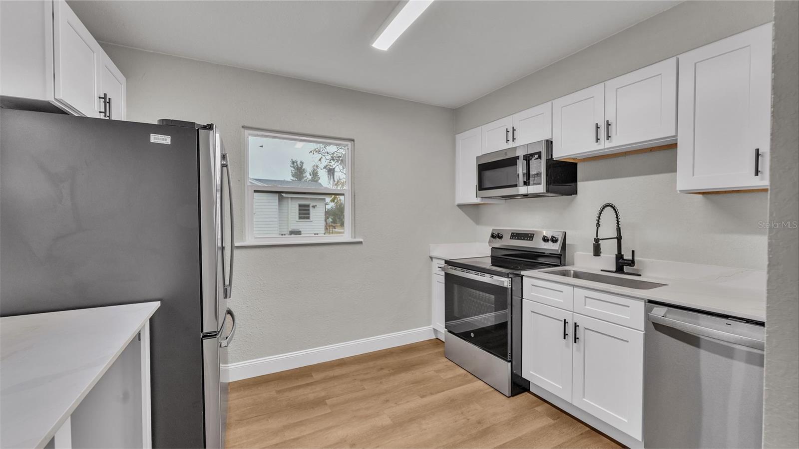 865 S 9TH AVE