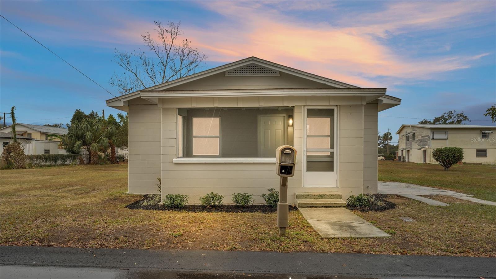 865 S 9TH AVE