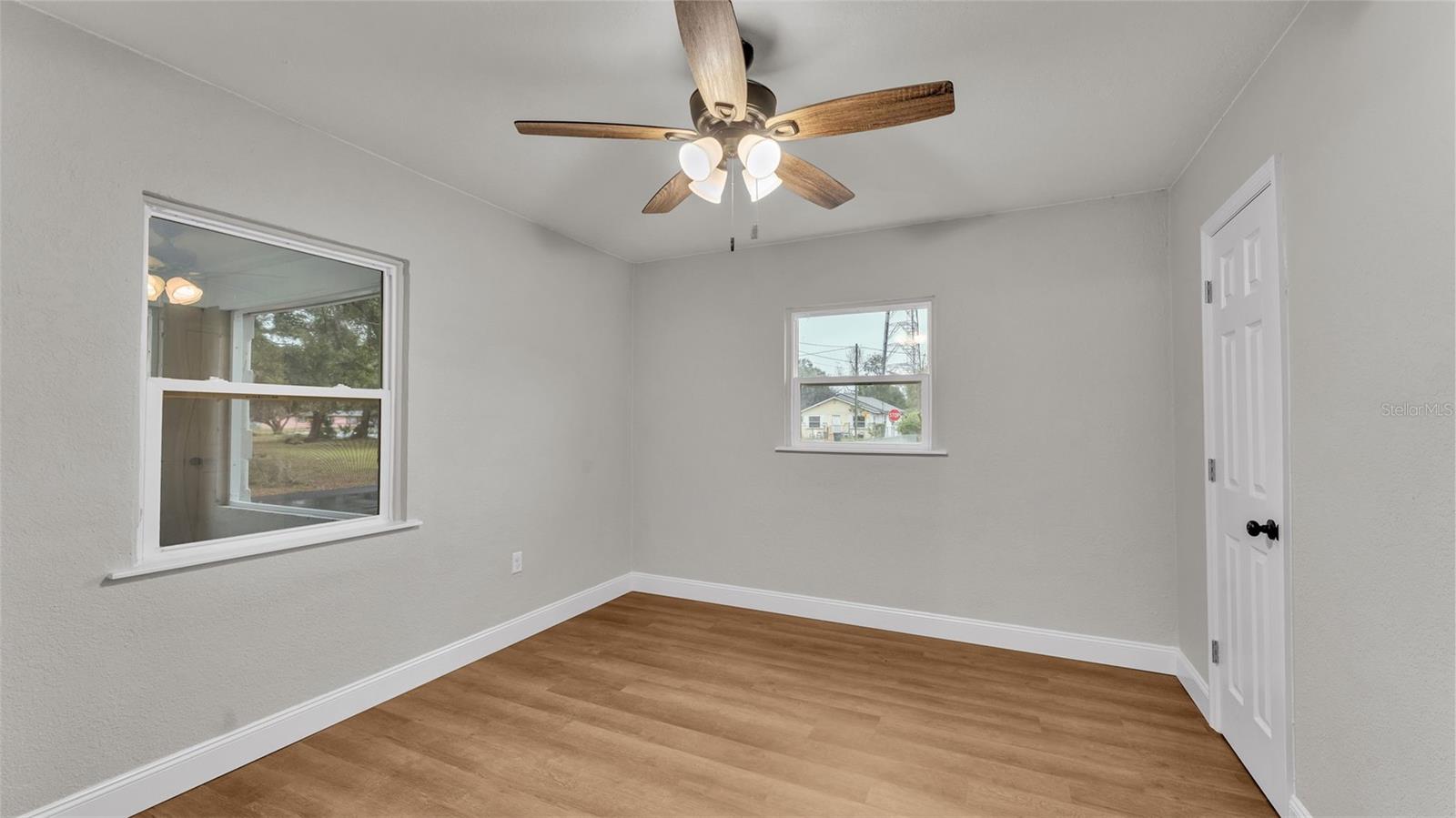 865 S 9TH AVE