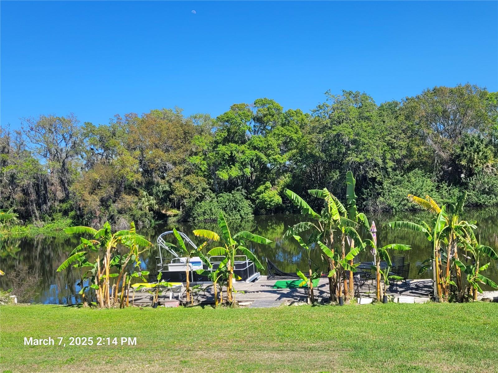 1810 BLUE LAKE DR