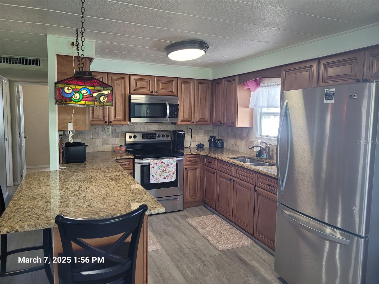 1810 BLUE LAKE DR