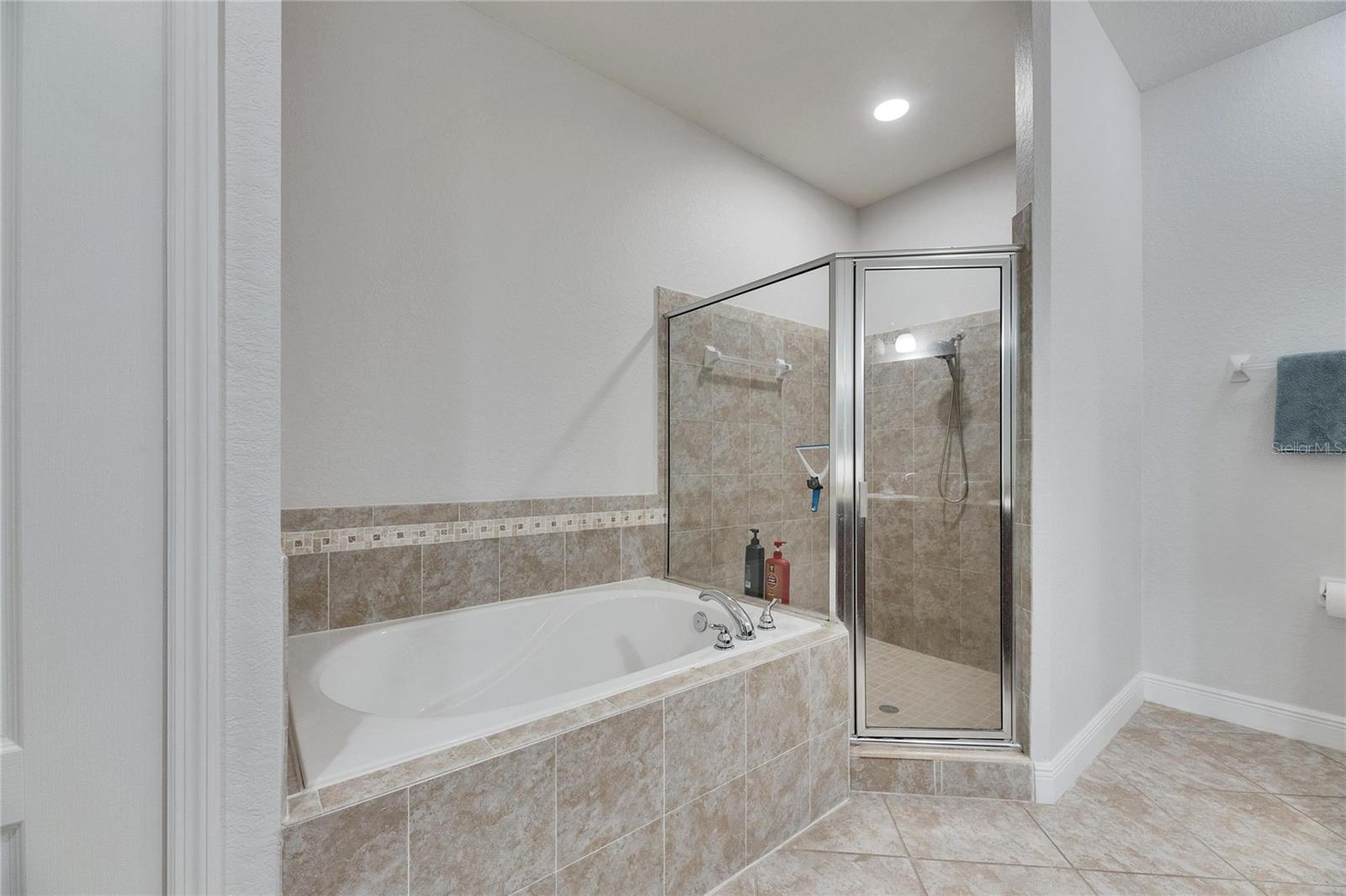 1232 EVERGREEN PARK CIR