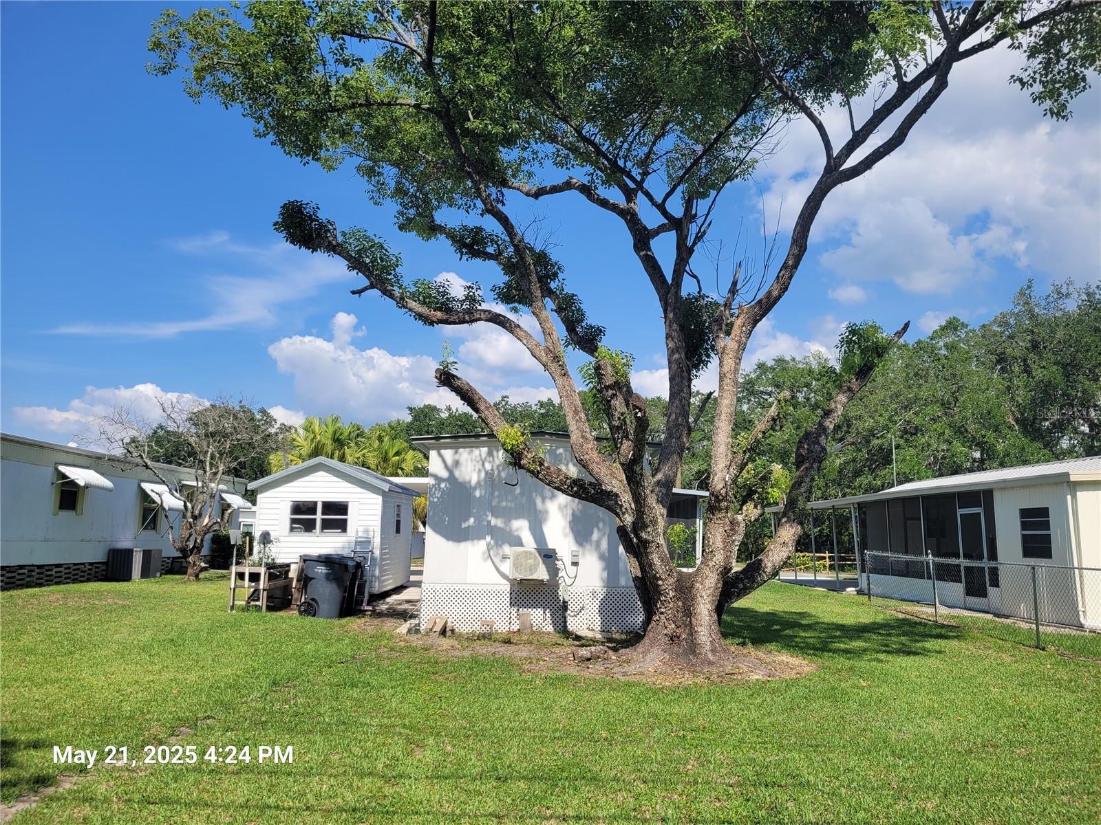 2005 BLUE LAKE DR