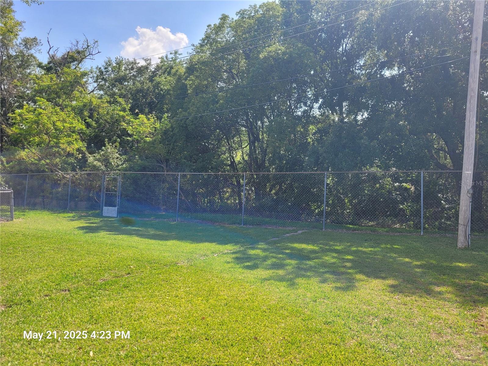 2005 BLUE LAKE DR