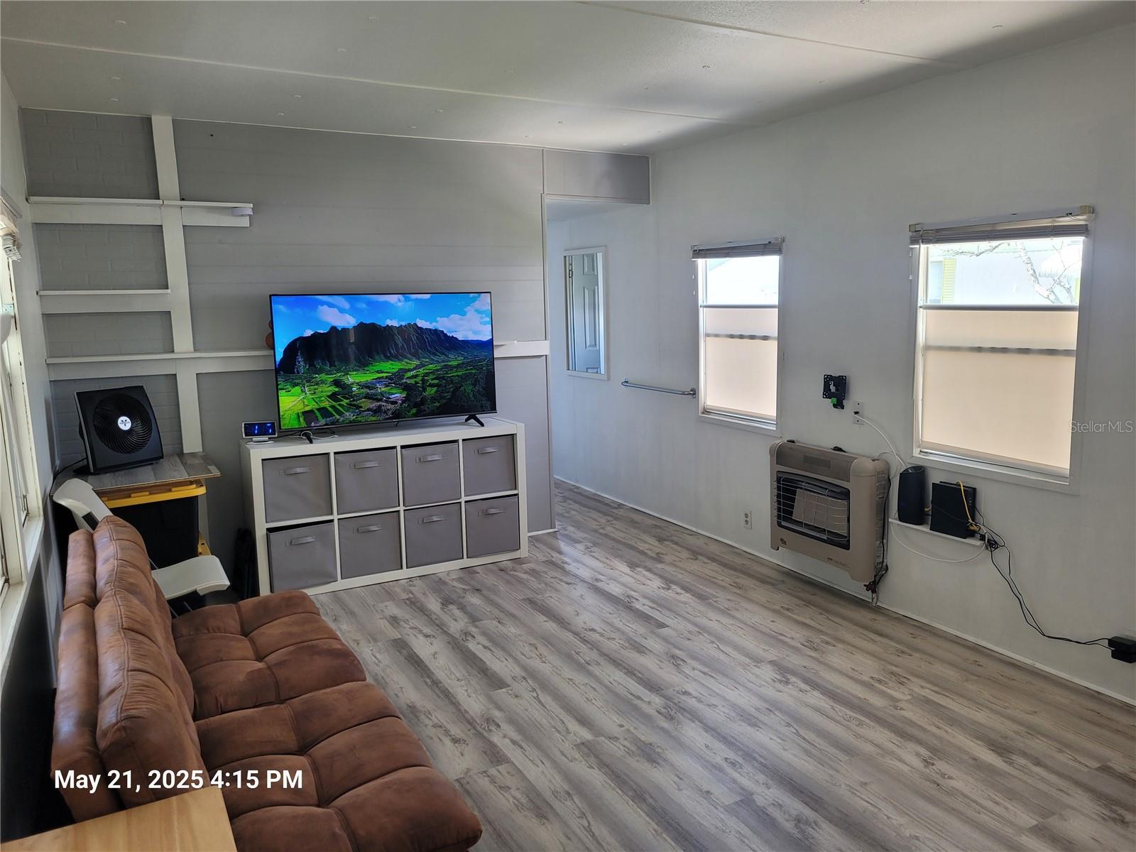 2005 BLUE LAKE DR