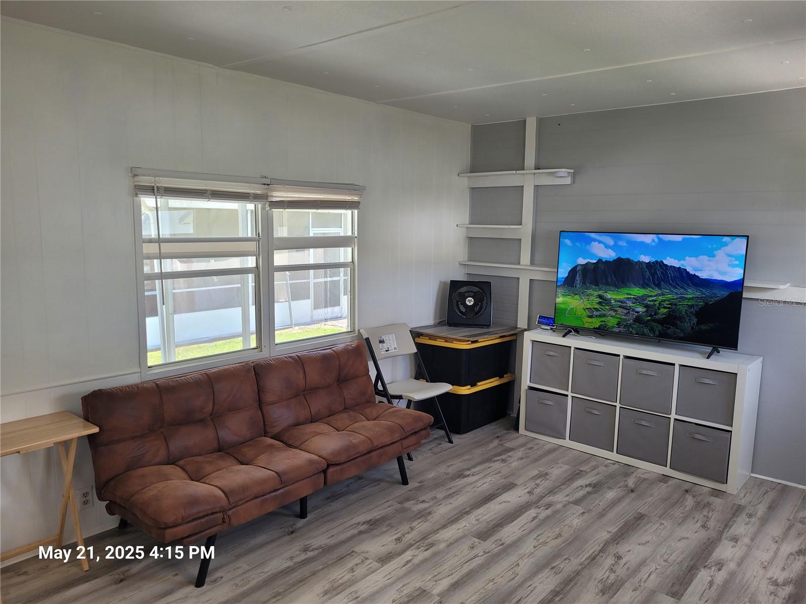 2005 BLUE LAKE DR