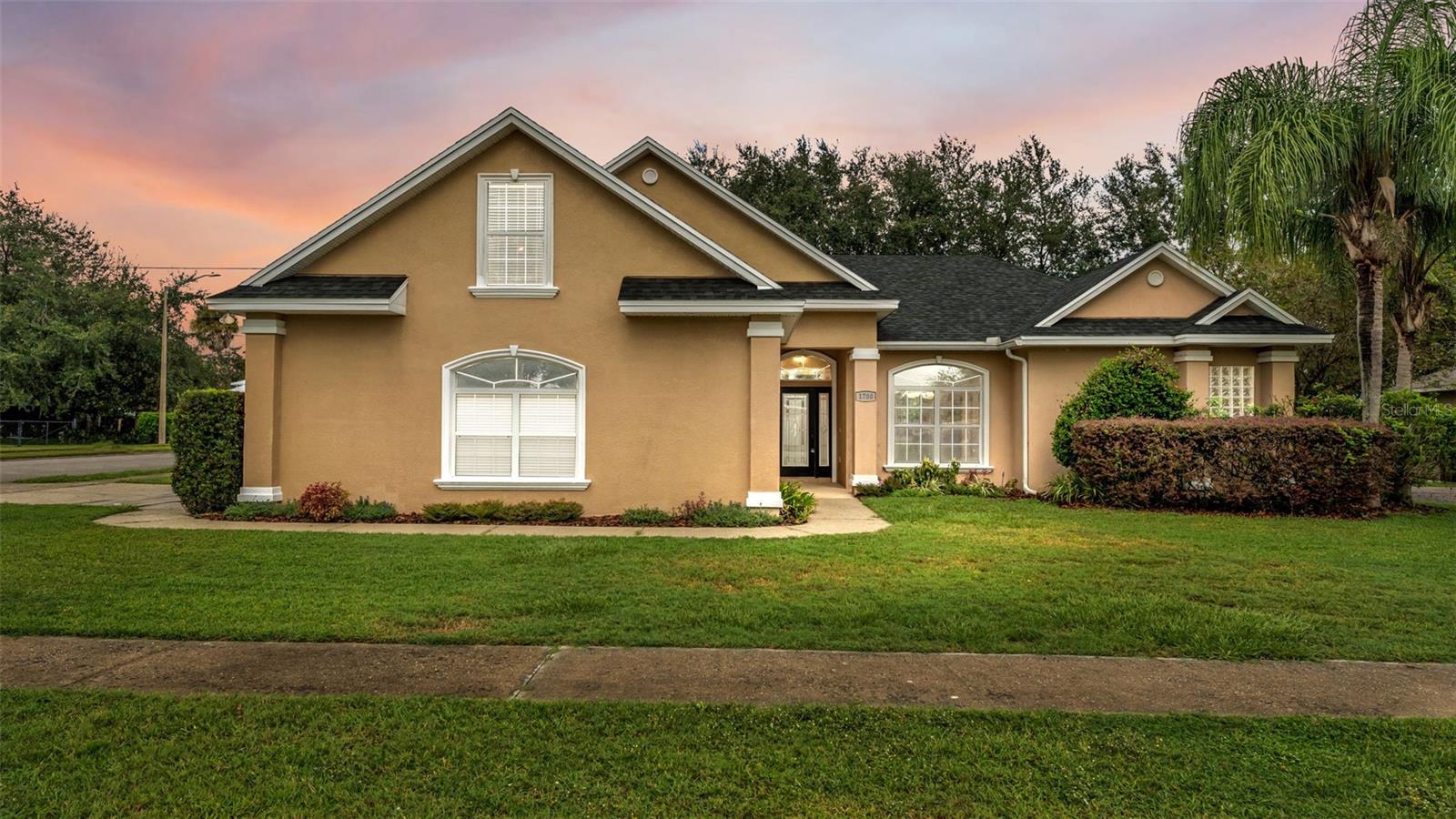 1700 SADDLEWOOD