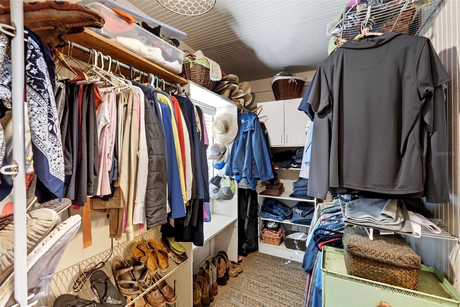 3229 W BELLA VISTA ST