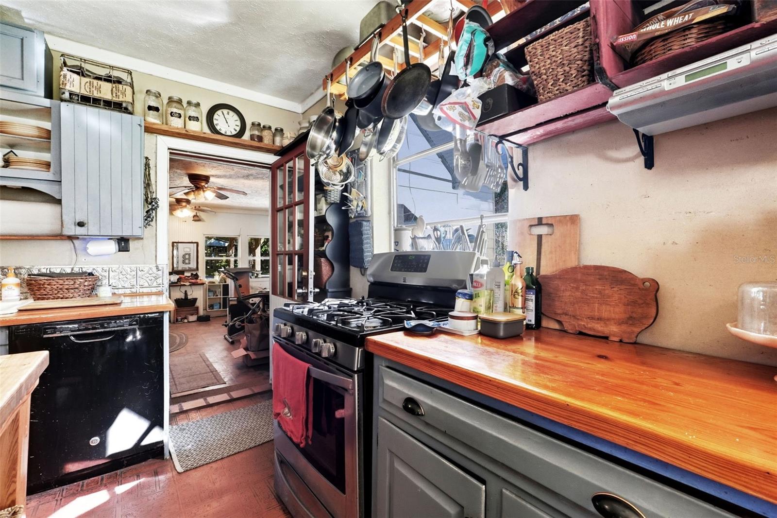 3229 W BELLA VISTA ST