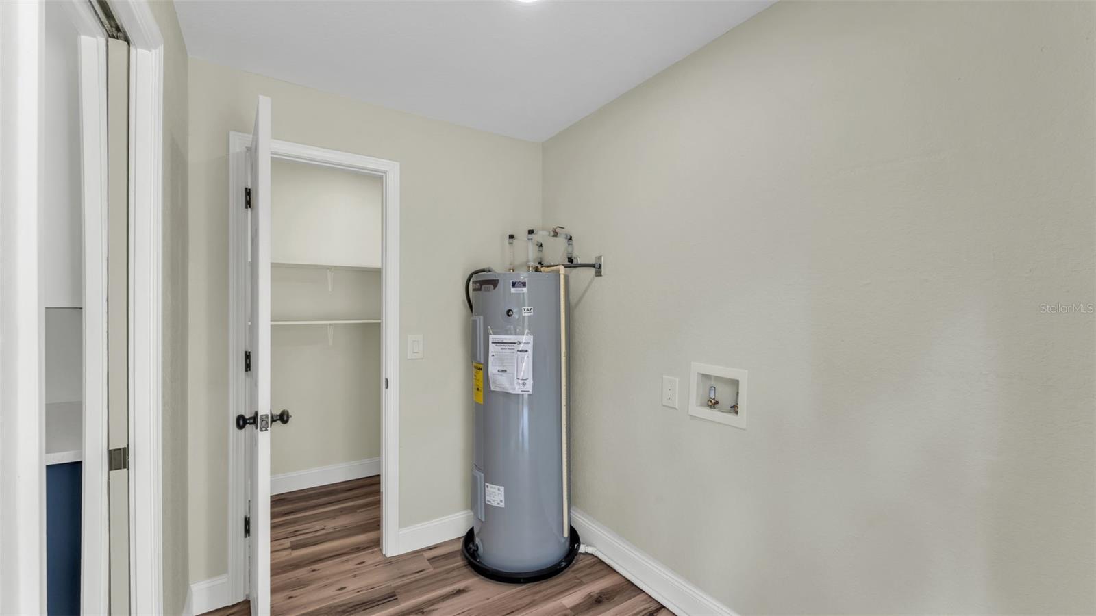 5322 FORESTBROOK DR E