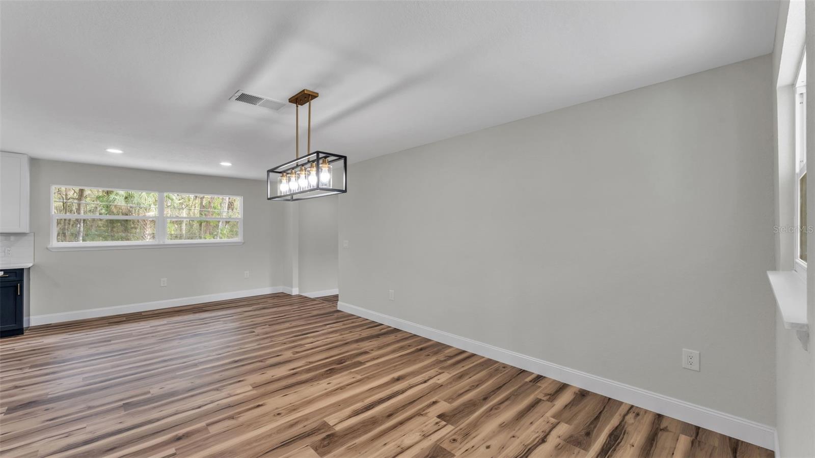 5322 FORESTBROOK DR E