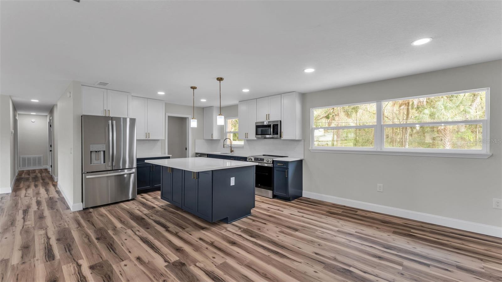 5322 FORESTBROOK DR E