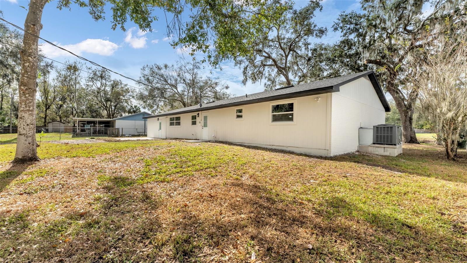 5322 FORESTBROOK DR E