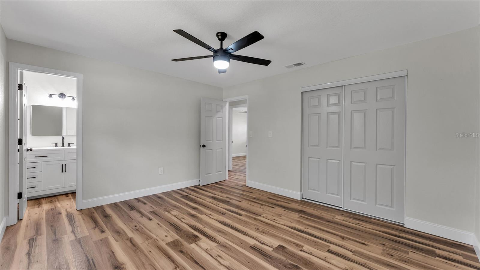 5322 FORESTBROOK DR E