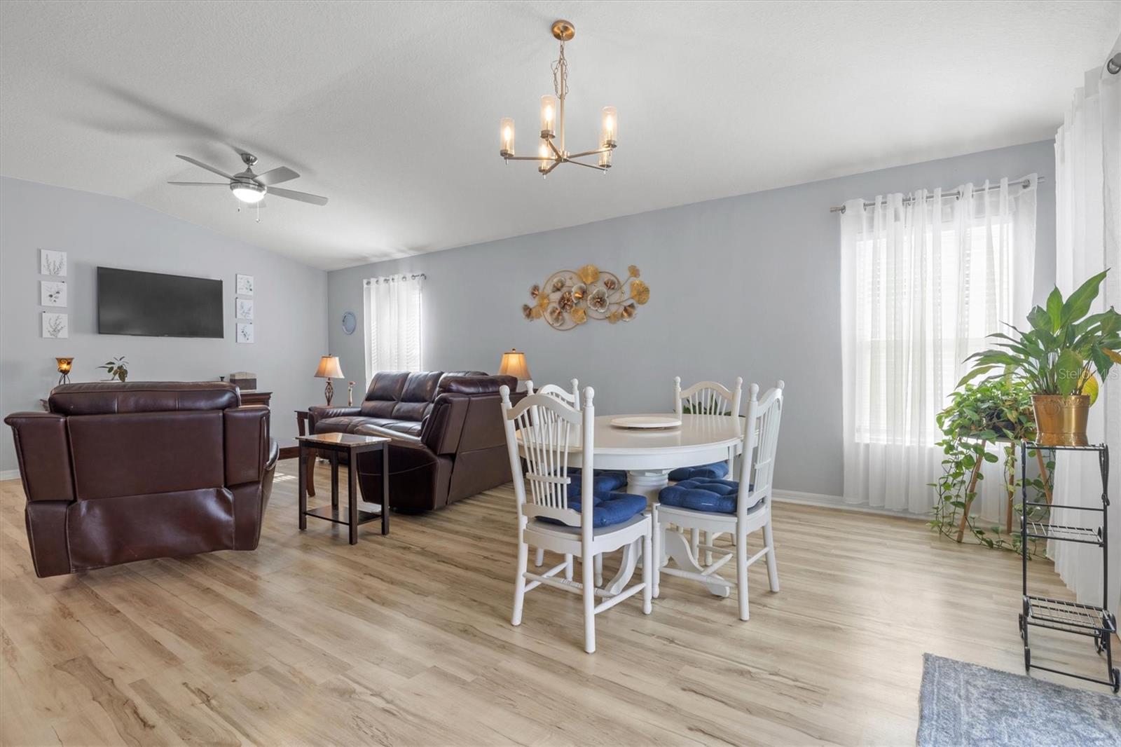 1591 MATTIE POINTE PL