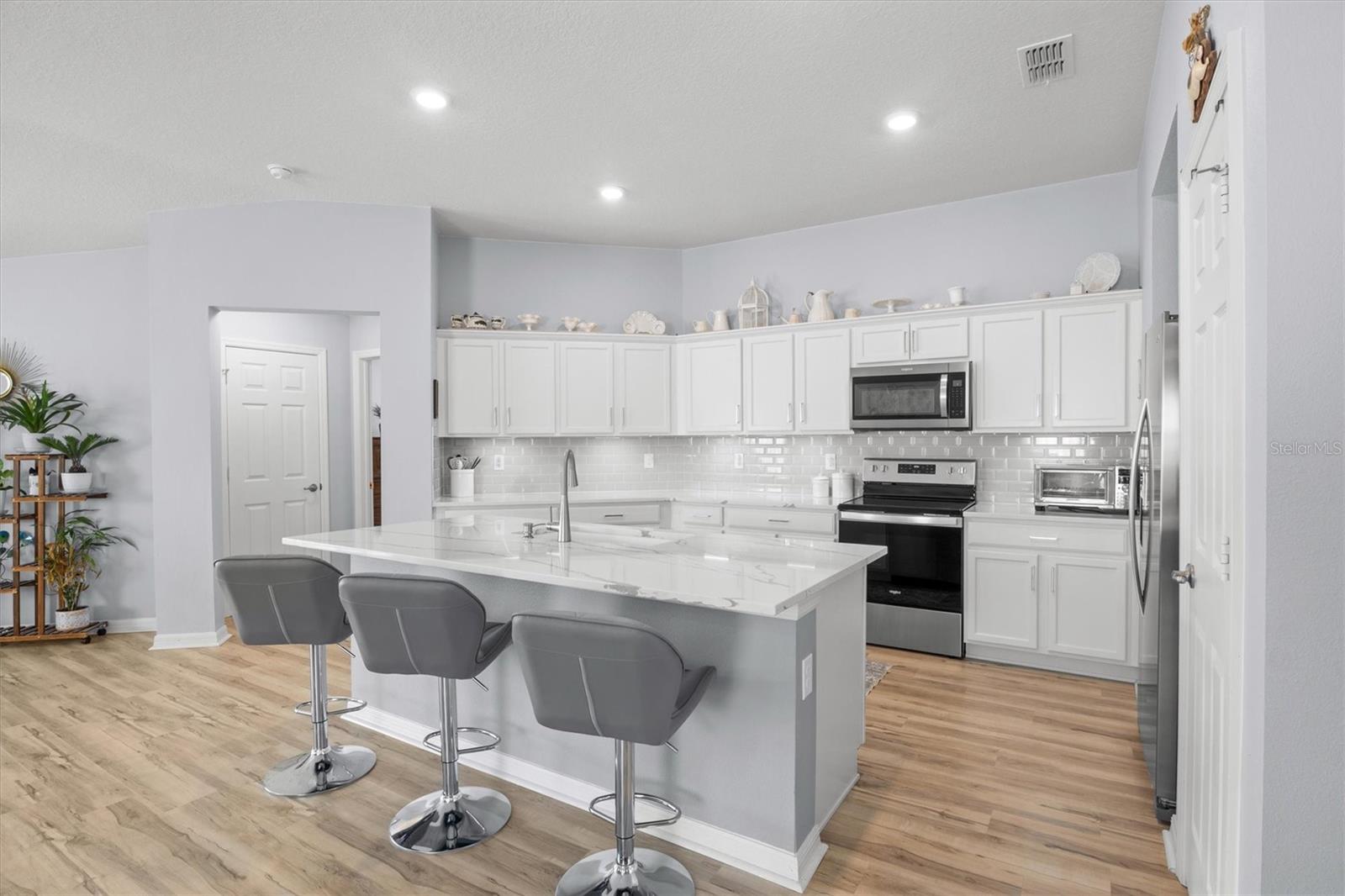 1591 MATTIE POINTE PL