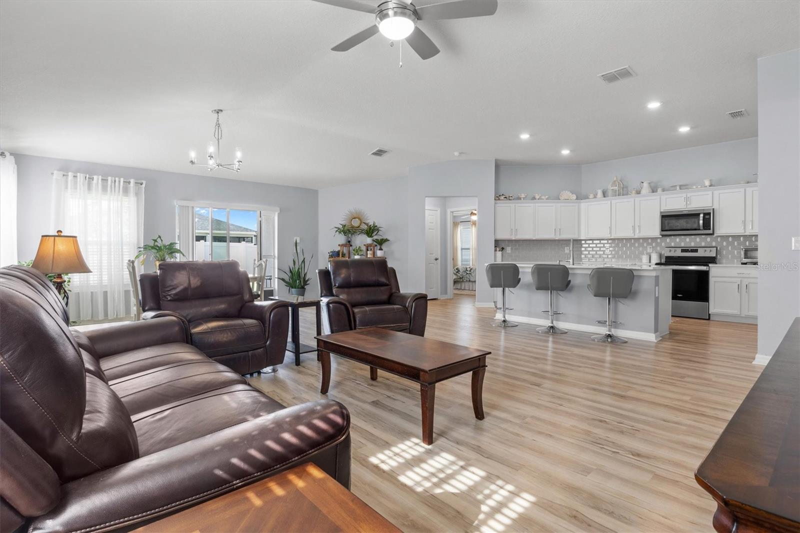 1591 MATTIE POINTE PL