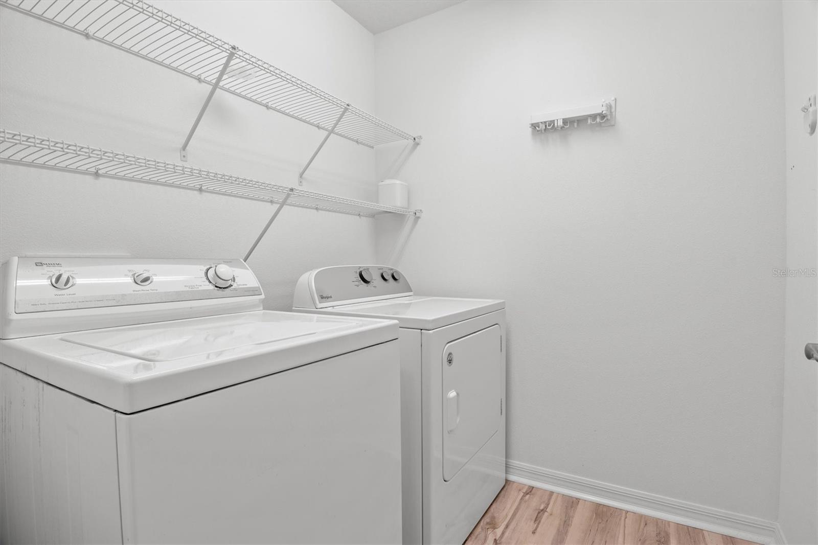 1591 MATTIE POINTE PL