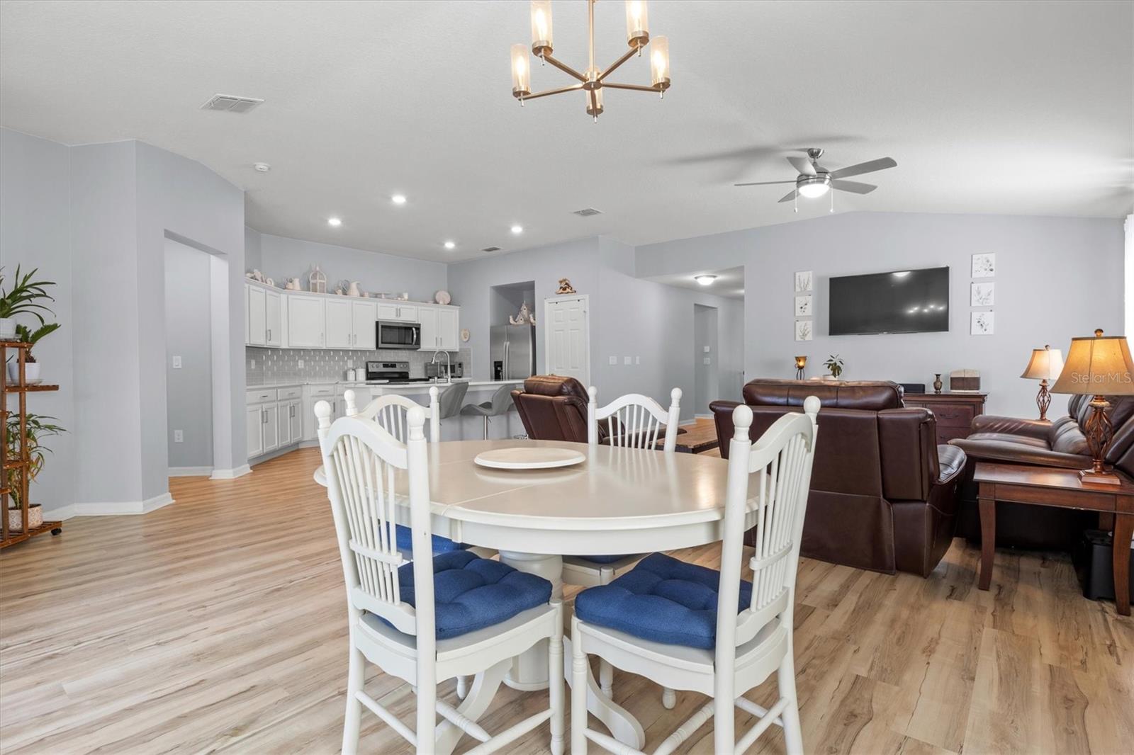 1591 MATTIE POINTE PL