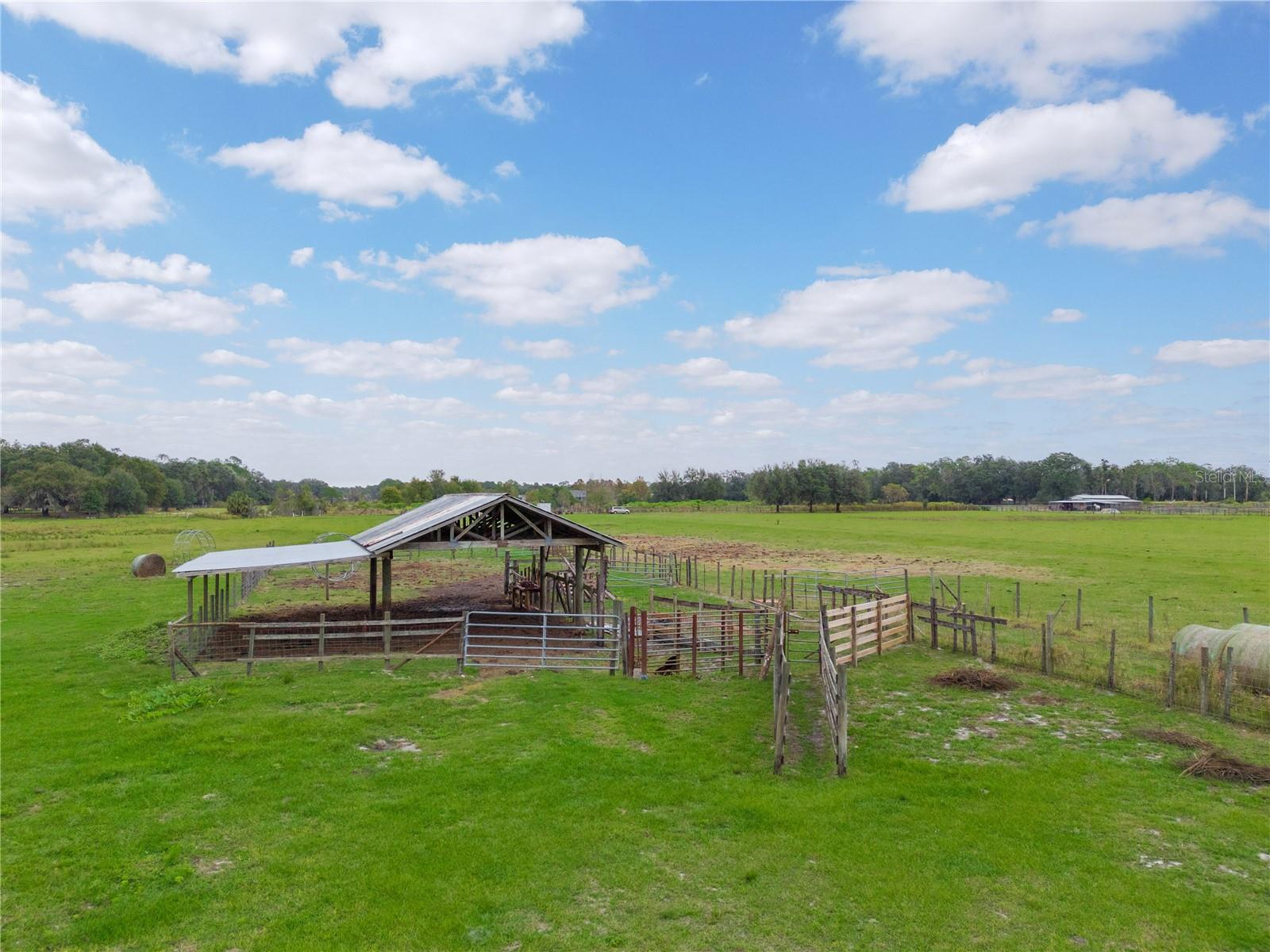 4025 W BELLA VISTA ST